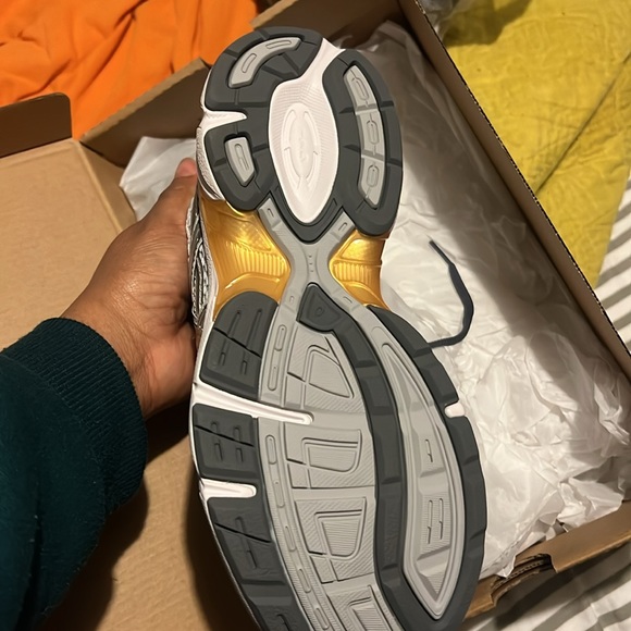 Men’s ASICS size 6. Never worn. Brought the wrong size. Original box included. - Picture 3 of 3